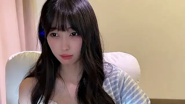 xiaooyee online show from April 9, 1:49 pm