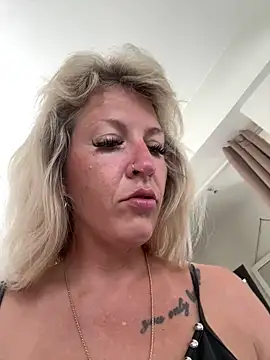 AtomBlondy online show from May 17, 6:56 am