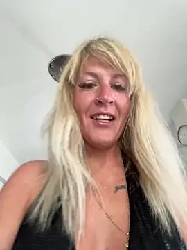 AtomBlondy online show from May 20, 7:38 am