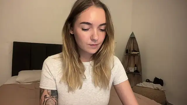 RoxyWet online show from April 10, 2:23 pm