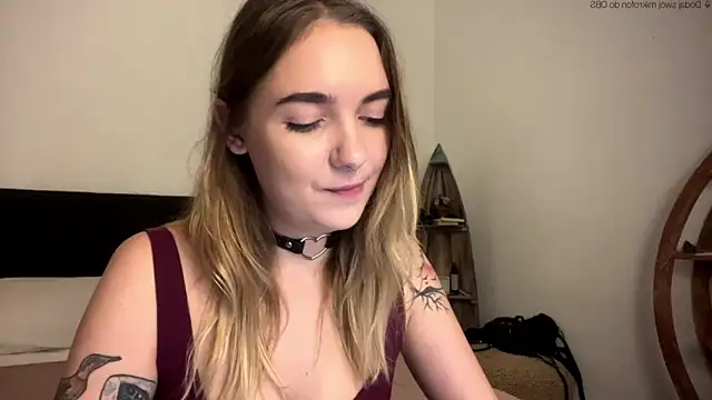 RoxyWet online show from April 22, 1:19 pm