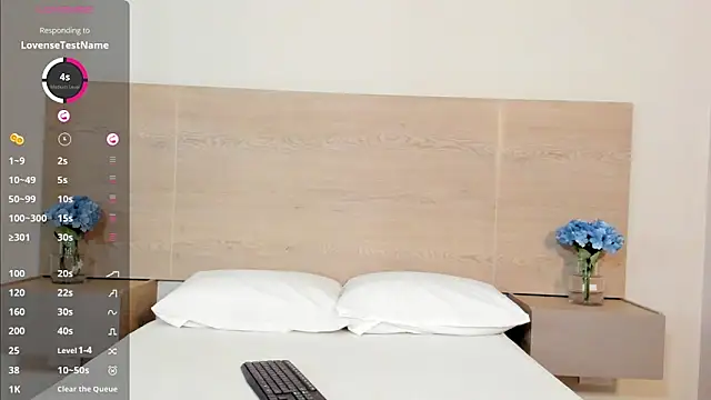 isabellathomass online show from March 19, 7:40 pm