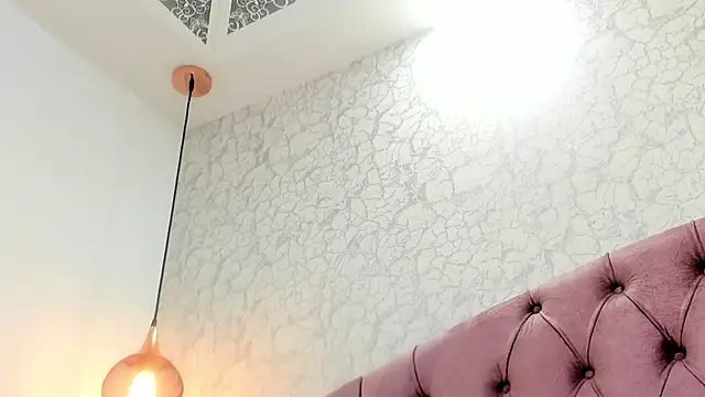 saraa joness  online show from March 22, 7:42 pm