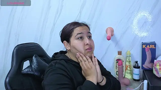 Lunafemme tf online show from April 24, 3:20 am