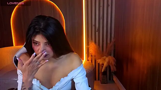 Lia queen tx online show from April 18, 3:09 am