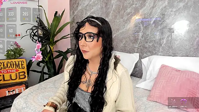 Megan Stein online show from June 4, 8:35 pm