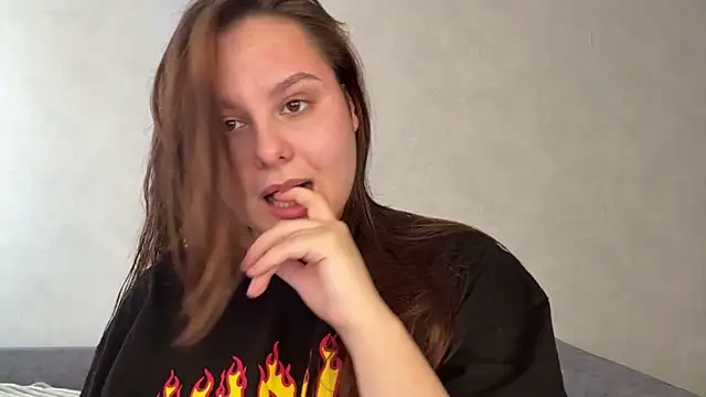 Ellaizatelly online show from April 23, 10:44 am