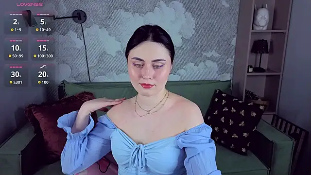 NoraLumi online show from April 11, 8:45 pm