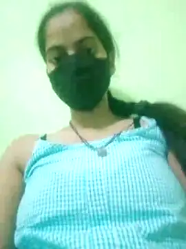 nidhiyadav00 online show from April 21, 7:10 pm