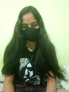 nidhiyadav00 online show from April 29, 5:30 pm