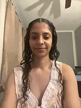 karlatiburcio online show from May 6, 12:47 am