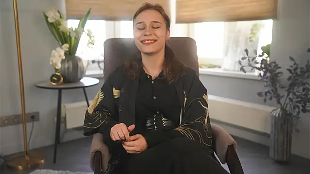 HilaryHauss online show from March 18, 11:59 am