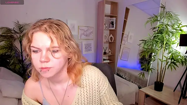 ElizabethVane online show from May 13, 5:24 am