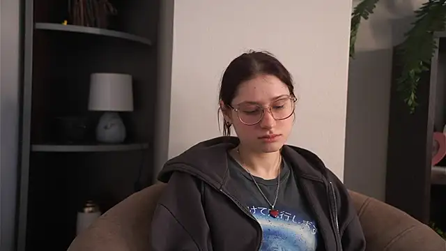 KaryLias online show from March 16, 5:44 am