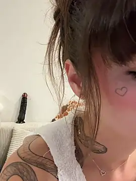 xsugarbabe online show from May 7, 7:06 pm