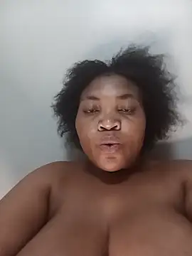 BeverlyQueen15 online show from April 28, 2:27 am