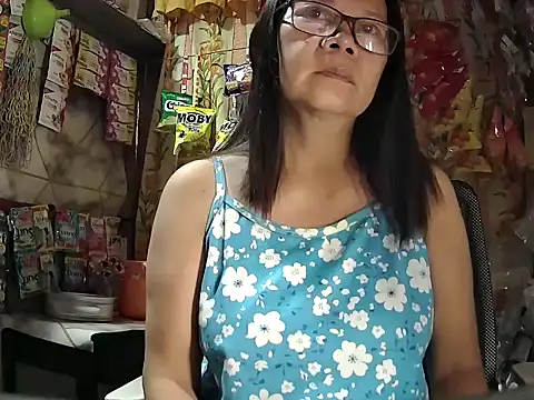 mommylicious 23 online show from June 3, 9:09 pm