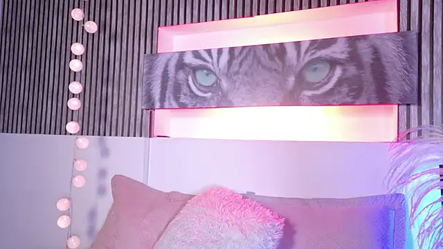 Mariia Paulaa online show from July 23, 4:42 am