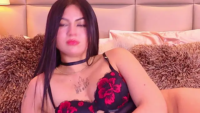 MiaNeill online show from May 17, 12:54 am