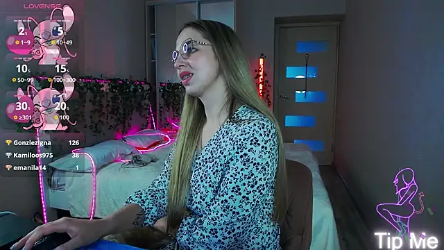 Alexandracandy online show from May 7, 3:27 pm
