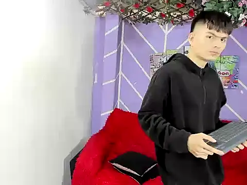 Nahomi hot 77 online show from July 7, 1:14 pm