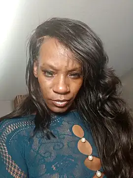 LilBitFineAzz online show from March 18, 10:20 am