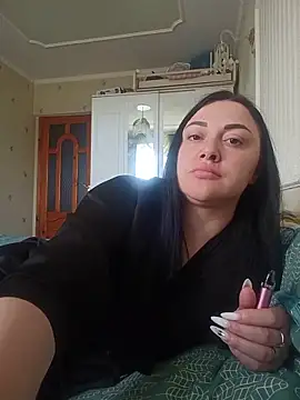 Elsie-Nora online show from June 12, 5:48 am