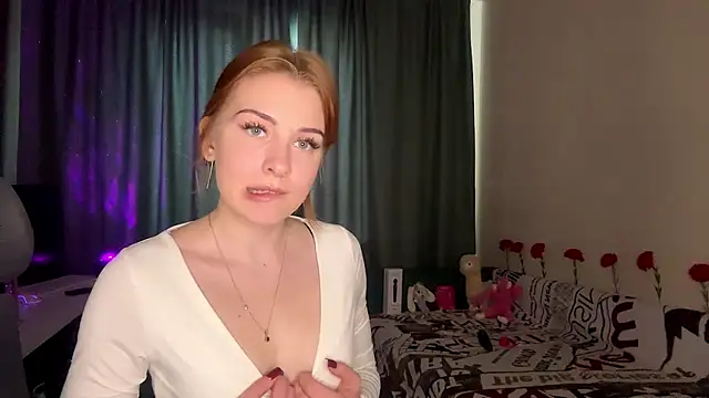 ChloeBlossom  online show from May 15, 12:08 pm