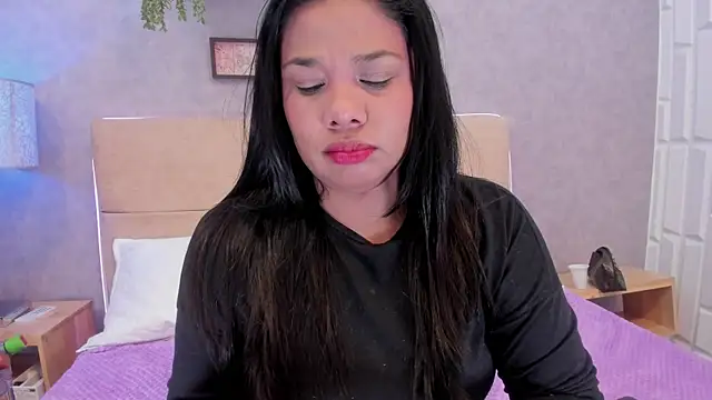 Cloee evans online show from April 28, 11:47 am