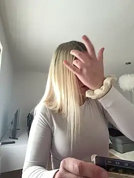 Softpeach402 online show from March 23, 7:47 am