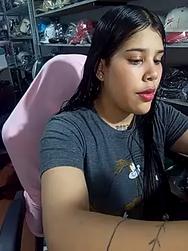 venuslaferte  online show from April 8, 2:46 am