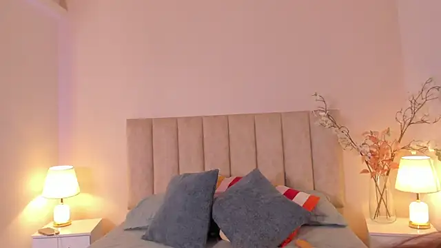 Laurenngrey online show from April 26, 9:01 pm