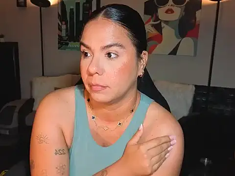 HannaJonns online show from July 12, 7:25 pm