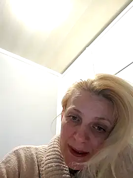 MiaLove183 online show from April 8, 1:02 pm