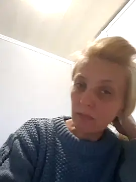 MiaLove183 online show from March 24, 2:22 pm