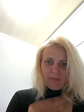 MiaLove183 online show from May 21, 2:48 pm