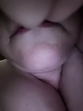  Yourpussy  online show from May 17, 5:17 am