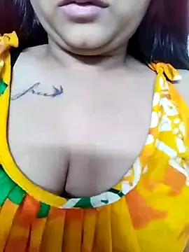 hottie nivi online show from April 15, 3:45 pm