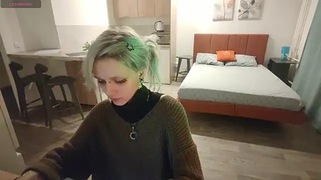 StijenaHunt online show from March 29, 2:49 pm