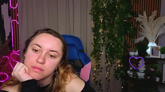 LucyMendoza online show from March 25, 3:04 pm