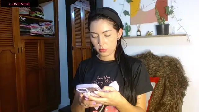 ivanna dl online show from May 17, 1:05 am