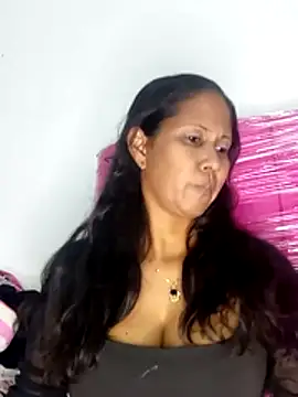 Karen La Flaca online show from July 16, 11:20 pm