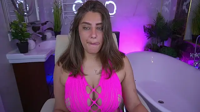 HeyKitten online show from June 26, 7:15 pm