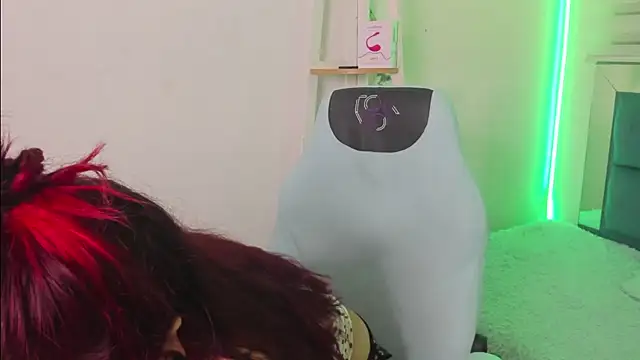 Sara Red X online show from June 25, 6:40 am