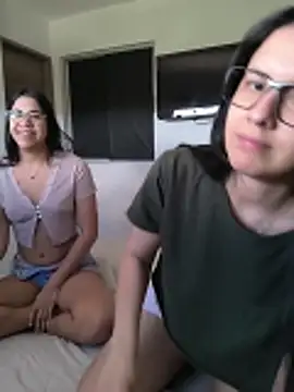 Annarhode online show from May 31, 5:52 pm