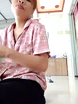 tinyk6 online show from April 9, 9:15 am