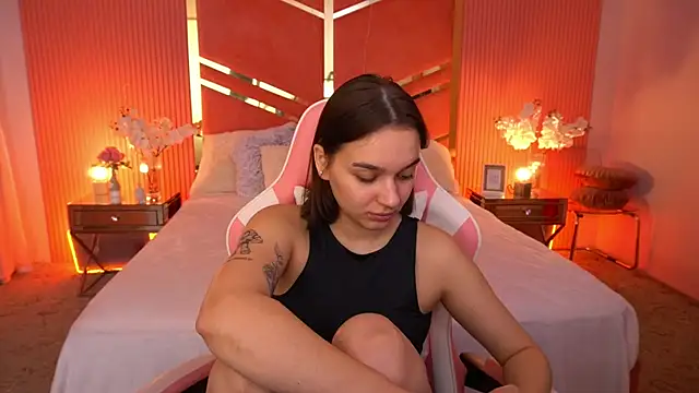 FlirtyMusa online show from May 3, 1:03 pm