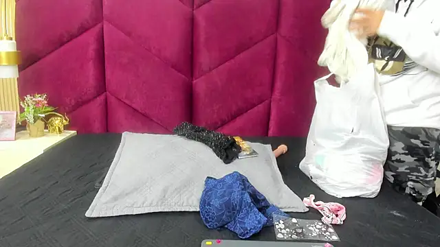 Lia Nikol online show from July 3, 11:16 am