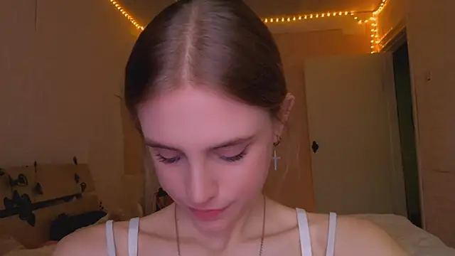 EveCoutch online show from April 1, 1:41 pm