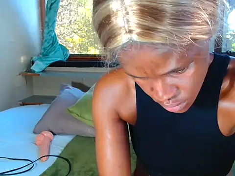 CaramelCandyxx online show from April 29, 6:05 am